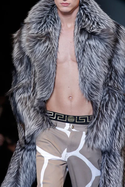 Look 12